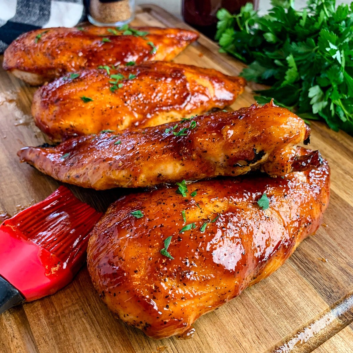 Oven-Baked Perfection: Juicy Chicken with Tangy Memphis BBQ